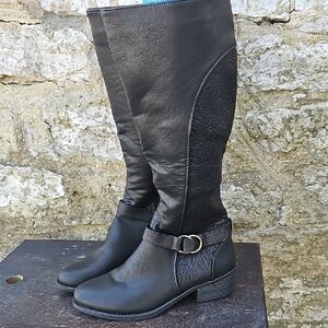 Women's Size 9 Elegant Black Knee-High Boots